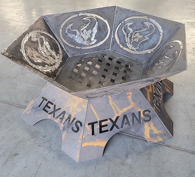 CUSTOM BBQ PITS & FIRE PITS